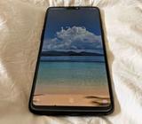One Plus 6 with Optic AMOLED capacitive touchscreen