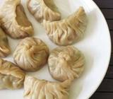 Sare Ludhiana me Momos k aade per kaam karne k liye larko ki
