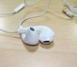 Apple earphone. Supportable in any Android phone