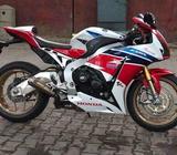 Honda CBR1000RR Fireblade - 8800 Kms 2015 year